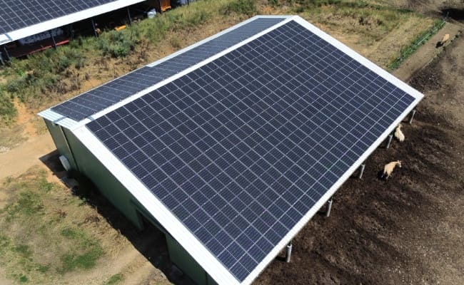 Vue complémentaire des hangars agricoles à Marignac Laspeyres