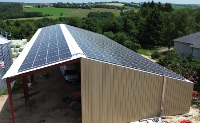 Hangar agricole et bâtiments de ferme à La Selve