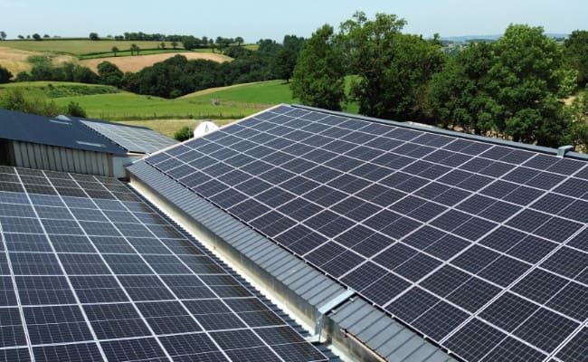 Vue complémentaire des bâtiments agricoles photovoltaïques à La Selve